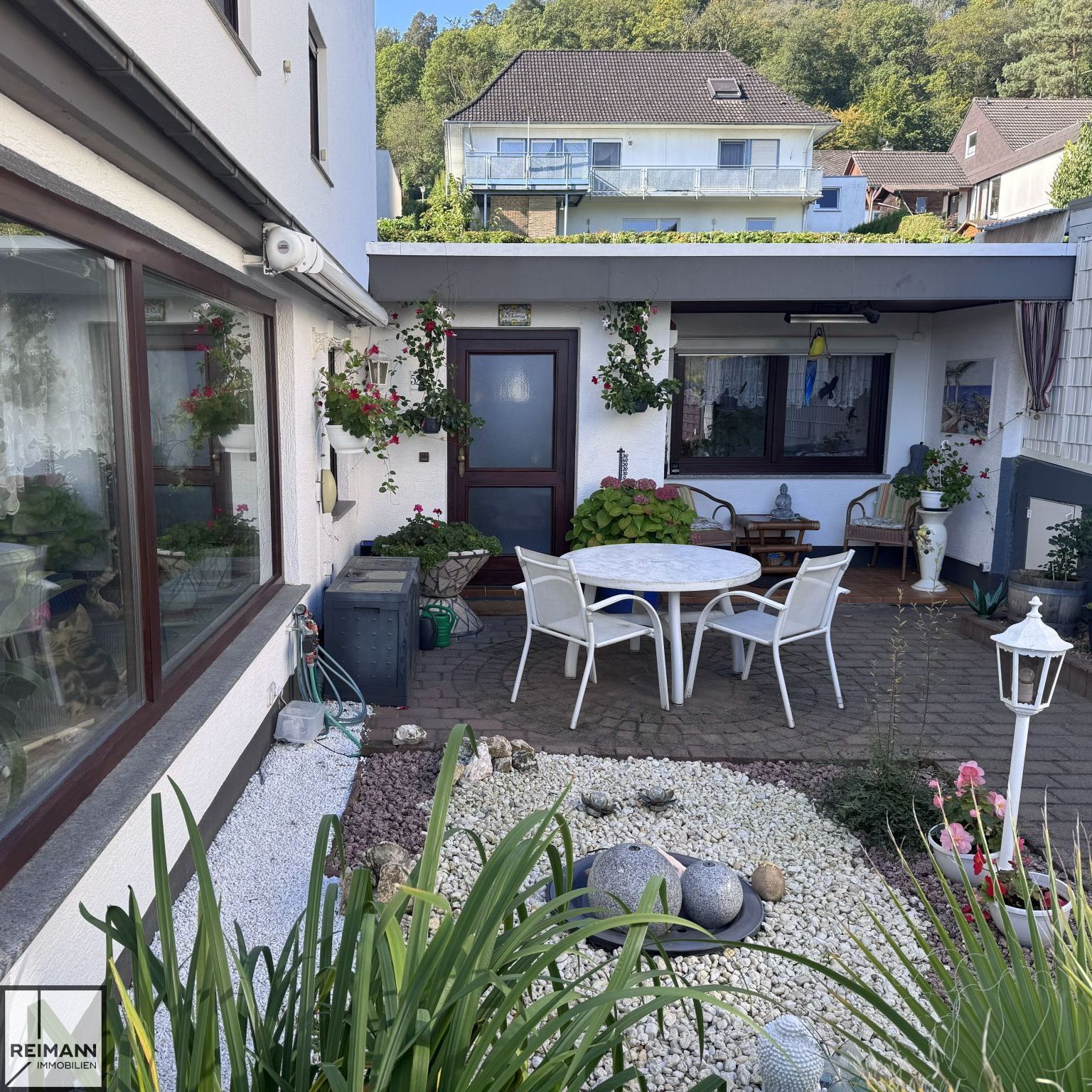 Schicke, ebenerdige Erdgeschoss-Eigentumswohnung mit separatem Eingang